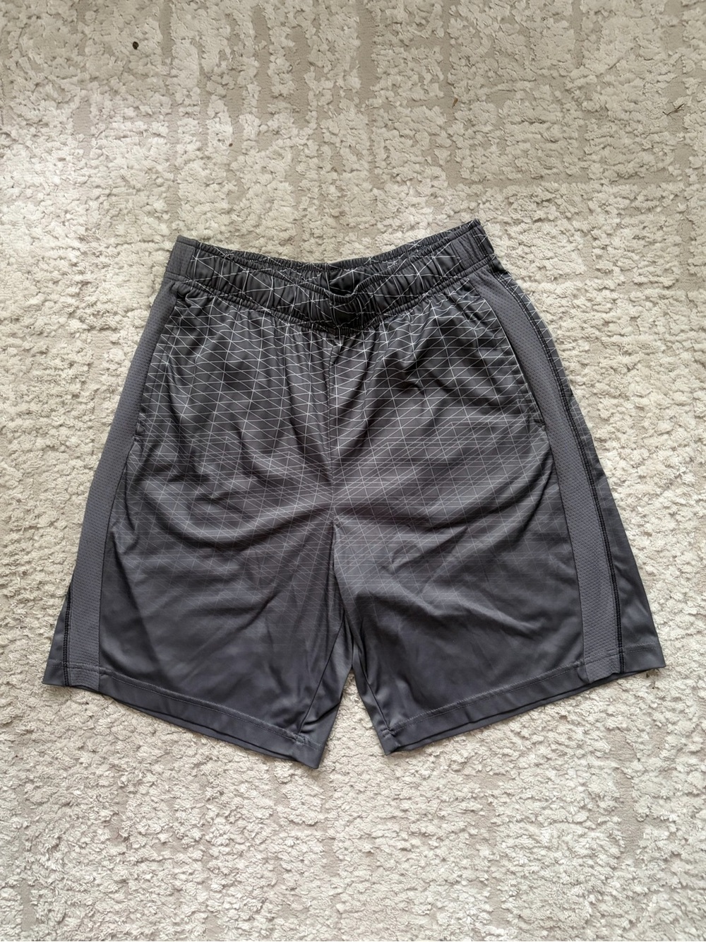 tek gear Men's Dark Gray Athletic Shorts with Subtle Pattern M
